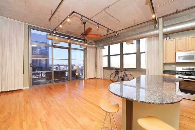 Photo - 900 N Kingsbury St Unit 1041