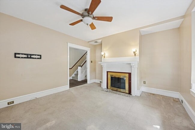 Photo - 11 E Chelton Rd House