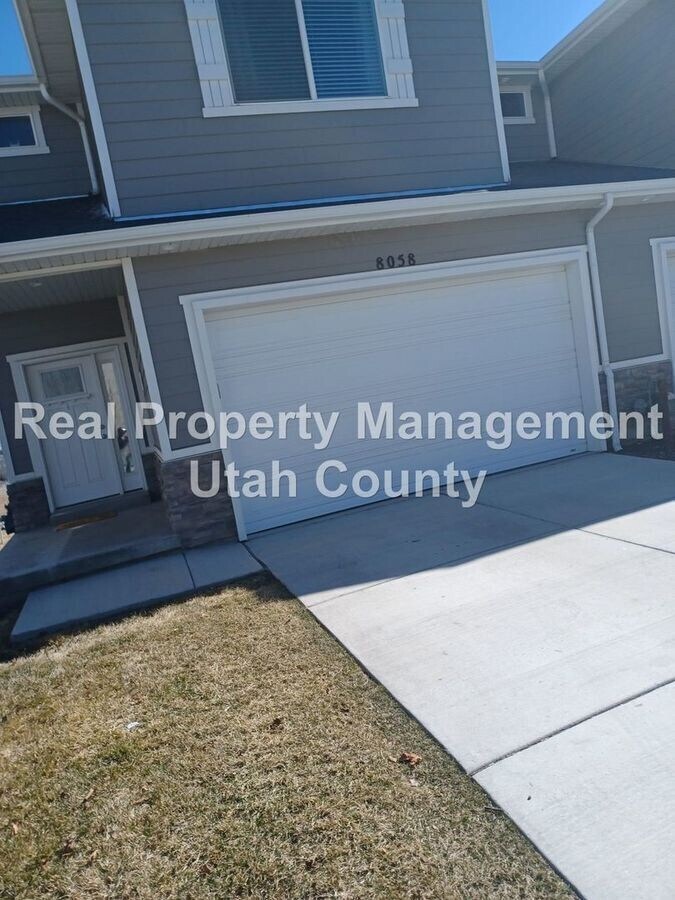 Half Off First Months Rent!! Lovely 3 bedr... House House Rental in