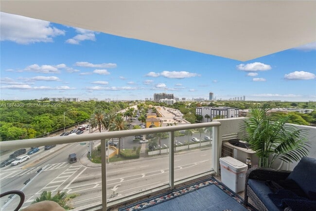 Building Photo - 13499 Biscayne Blvd Unit 703