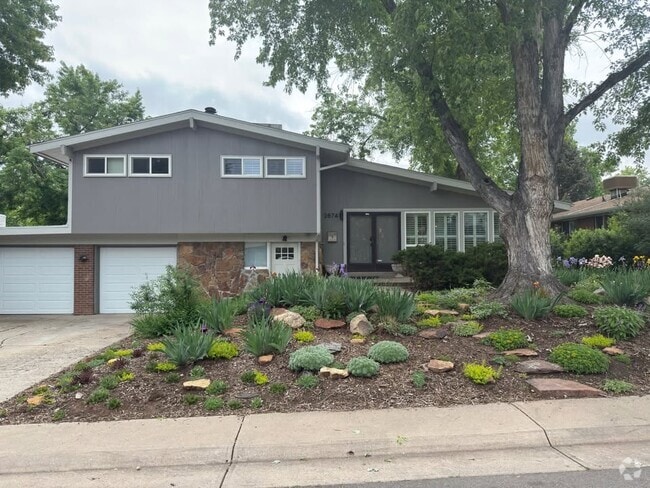 Building Photo - 2874 S Willow Ct Unit Upper Level Duplex Rental