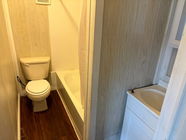 Photo - 2410 N Hwy 25 W