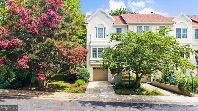 Building Photo - 41 Queen Catherine Ct