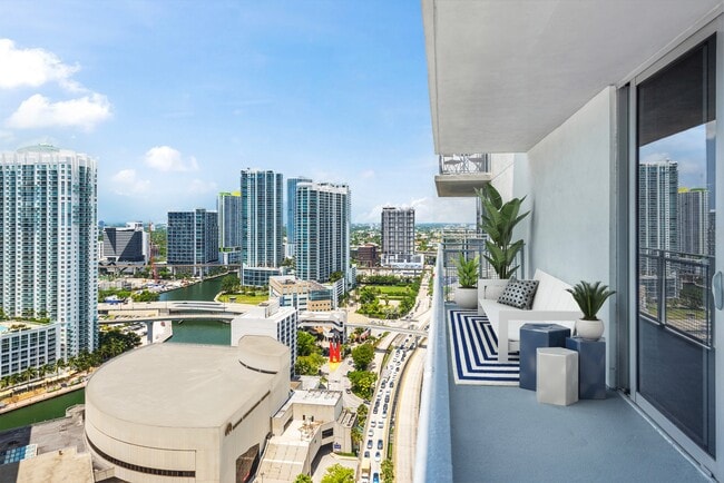 Photo - Monarc at Met