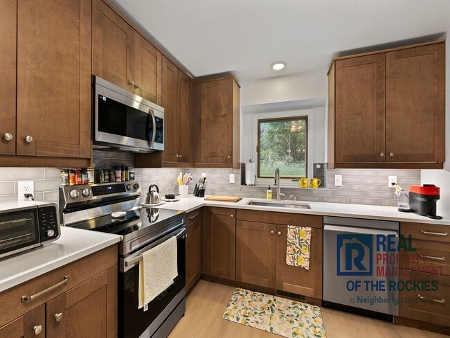 Photo - 3 Bed 3 Bath Updated Townhouse in Fort Collins!