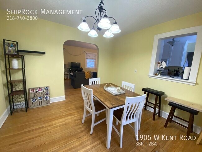 Photo - 1905 W Kent Rd