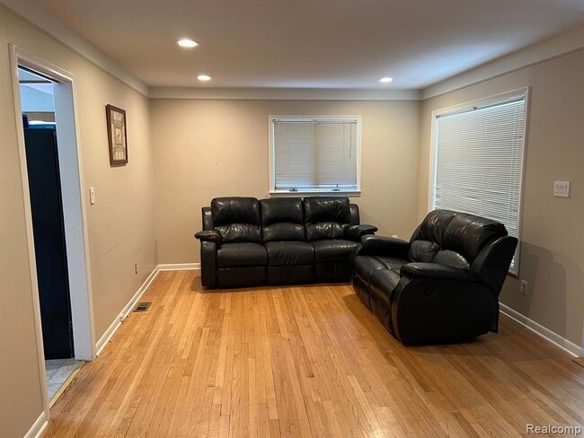 Photo - 424 W La Salle Ave
