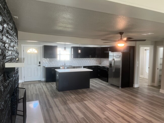 Photo - 2162 Airport Rd Unit B