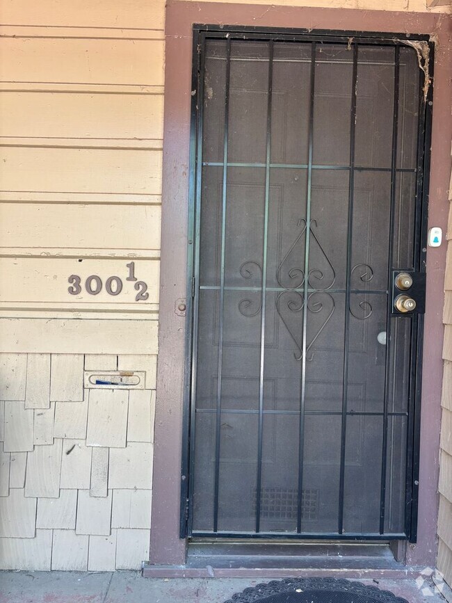 Building Photo - 300 Cherry Ave Unit 300 1/2 Cherry Rental