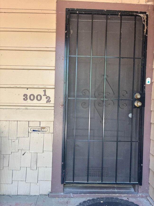 Building Photo - 300 Cherry Ave Unit 300 1/2 Cherry Rental
