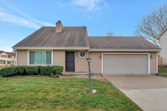 Building Photo - 4 bedroom, 2 bath home - Available August