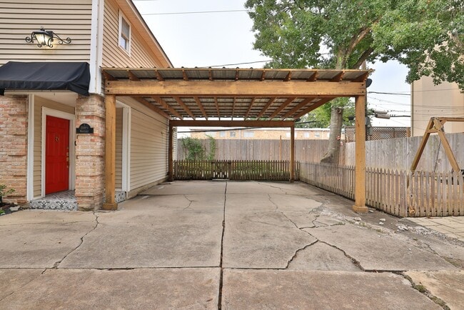 2209 Nantucket Dr