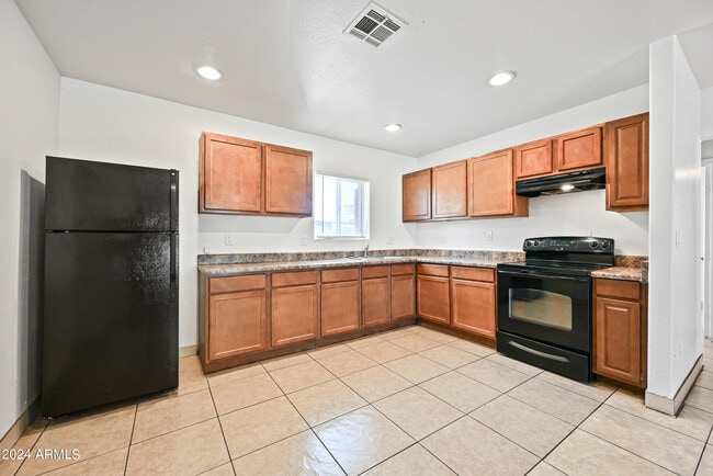 Photo - 1527 W Sonora St