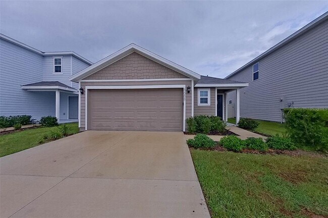 Building Photo - 8688 SW 43rd Ter