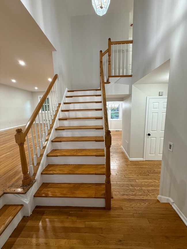 Photo - 16 Meadowview Dr