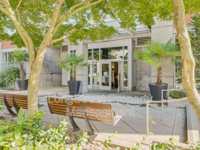 Building Photo - 1926 W Burnside St