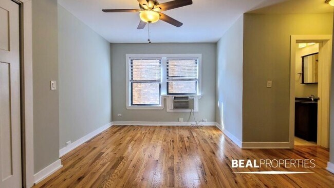 Building Photo - 0 bedroom in CHICAGO IL 60657 Unit 305 Rental