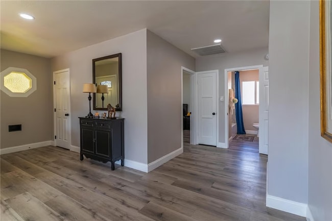 Photo - 1649 Crestview Ave