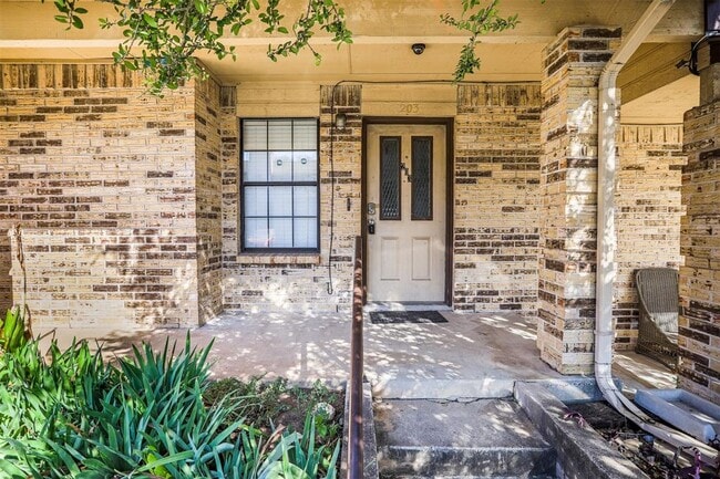 Photo - 7800 Northcrest Blvd Unit 203