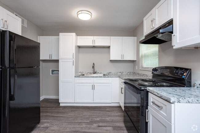 1BR, 1BA - 800SF - Kitchen