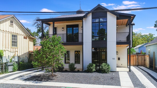 Photo - 311 Refugio St Townhome