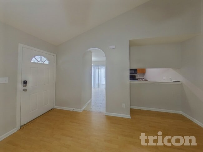 Photo - 2024 Duke Adam St