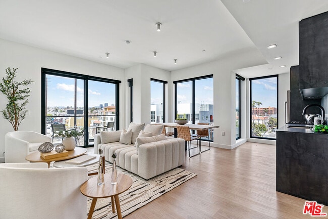 Building Photo - 10700 Tabor St Unit 226