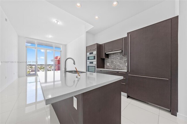 Photo - 7825 NW 107th Ave Unidad 817