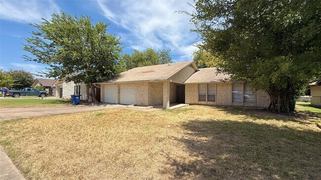 10105 Oak Hollow Dr