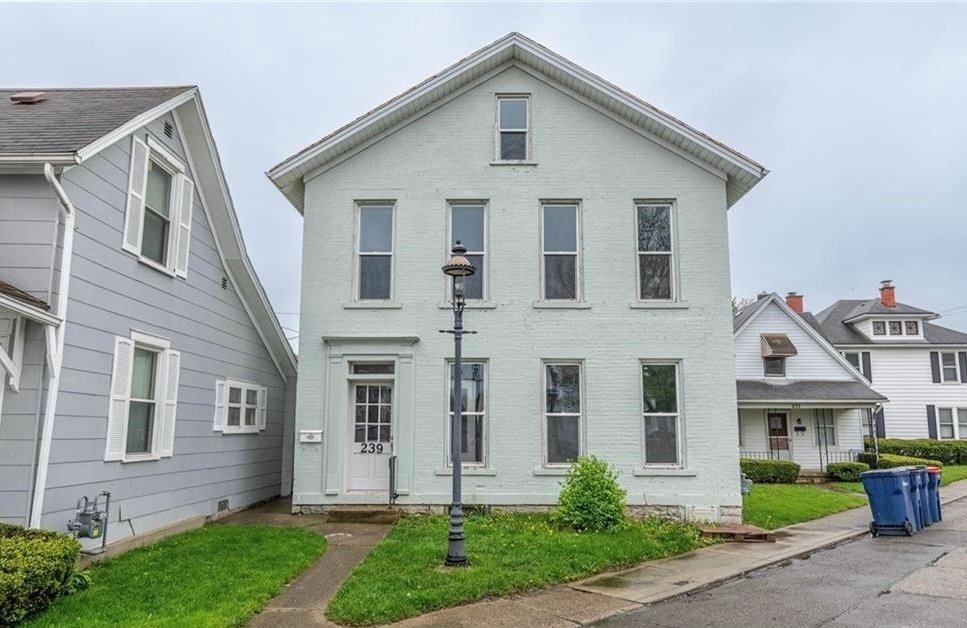 Photo - 239 Broadway