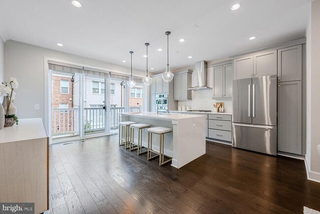 10326 Grosvenor Pl