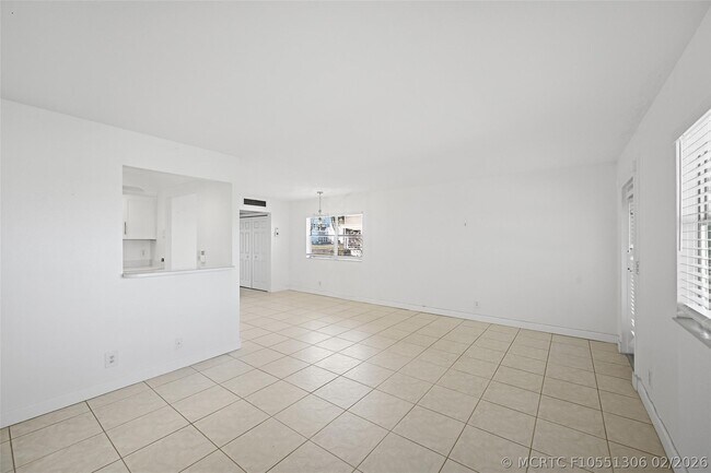 Photo - 451 Monaco Blvd Unit j