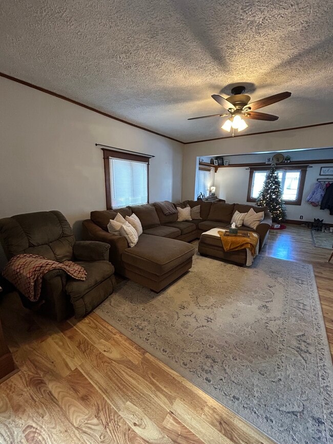 Photo - 713 E Elm St