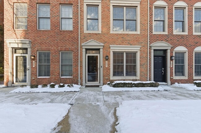 Photo - 531 Graten St