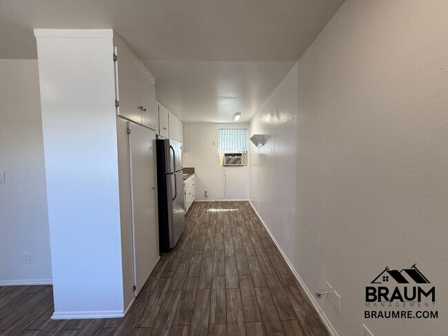 Photo - 15634 Leadwell St Unit 8