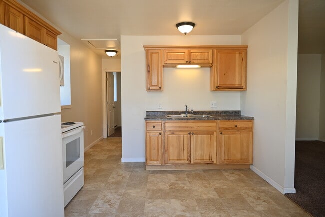 Photo - 100 E Clark St