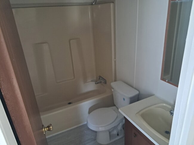 Photo - 472 Ruben Wells Rd