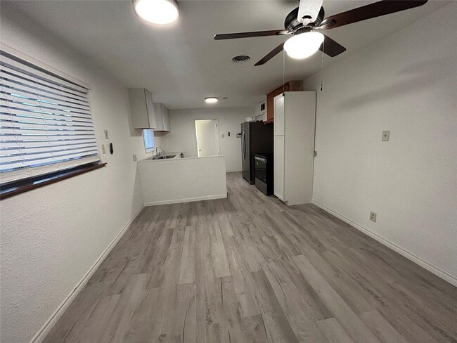 Photo - 617 Forest Ln