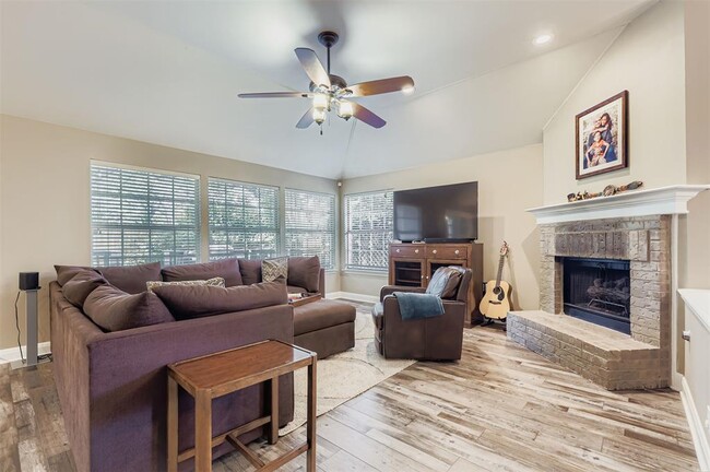 Photo - 1809 Edelweiss Dr