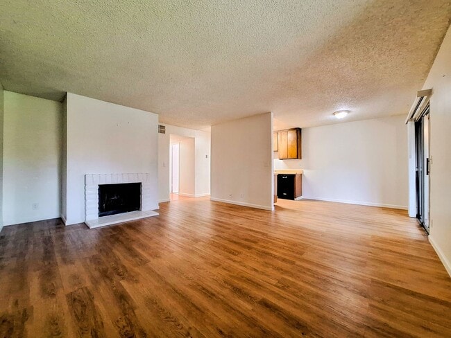 Building Photo - Beautiful 2bd Condo In Gated Community With Pool, Gym, and On-site Laundry Unit 238