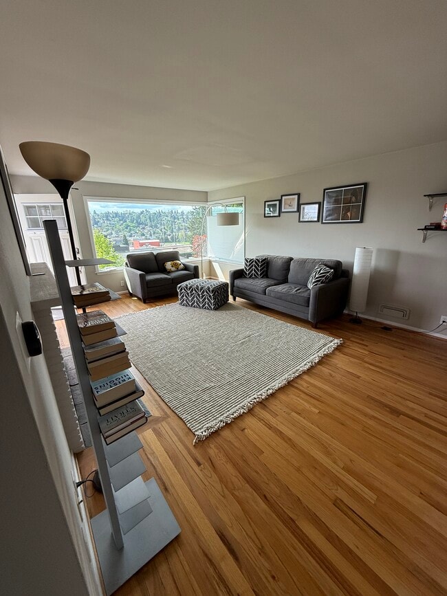 Photo - 2612 14th Ave W
