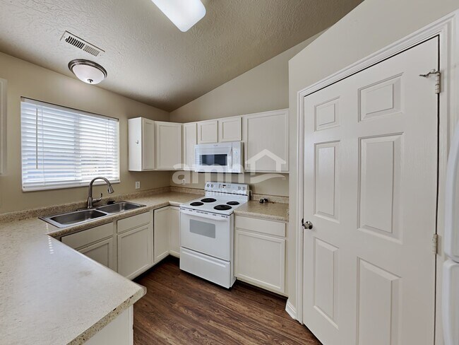 Photo - 272 S 590 W