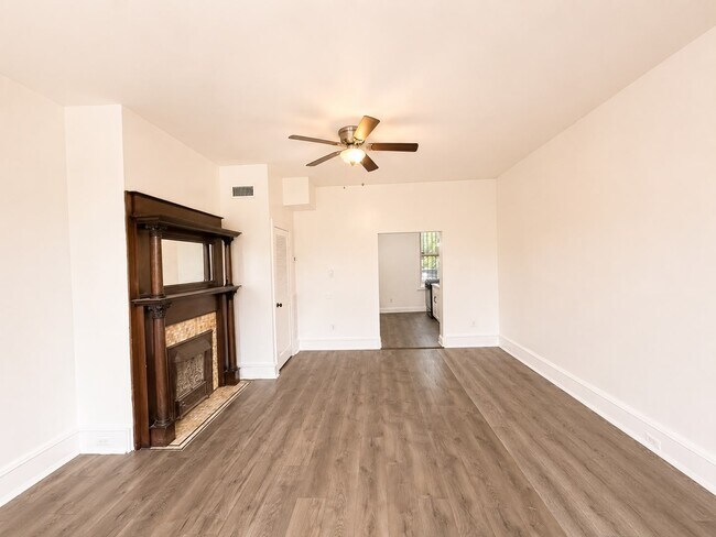 Photo - 2022 W Ontario St Unit 2