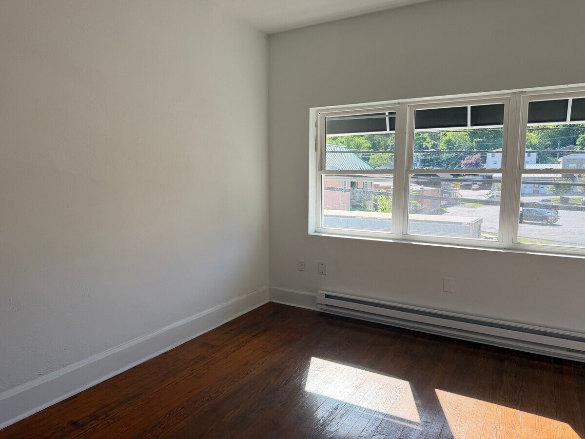 Photo - 33 N Washington St Unit Apt 5