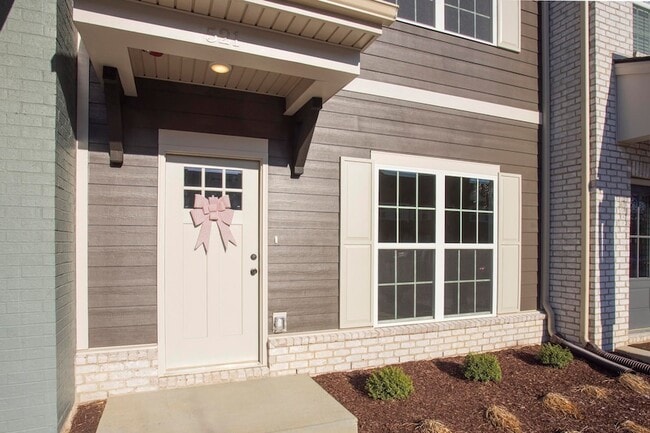 Photo - 521 Tappan Private Ln