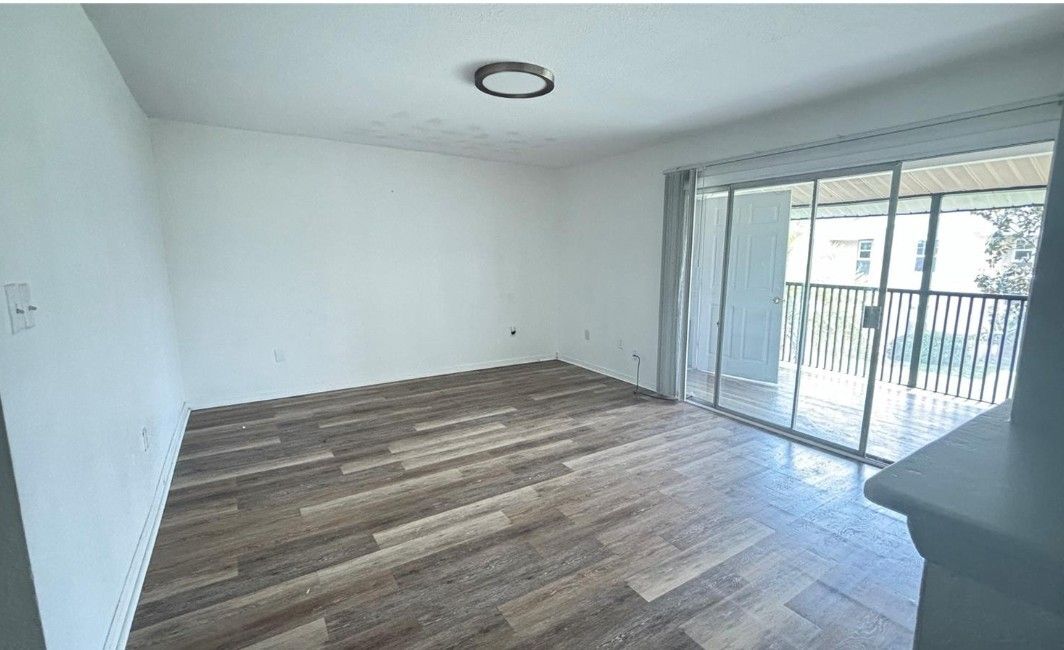 Photo - 860 Sky Lake Cir Unidad c412