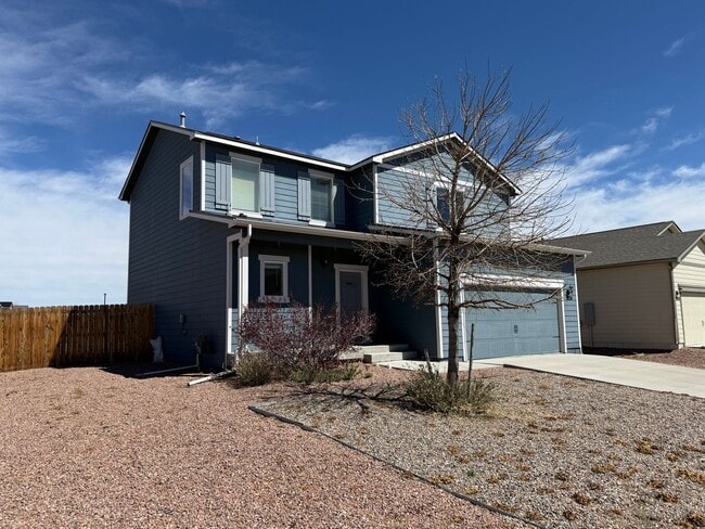 Photo - 3 Bed 3 Bath Home Minutes Away from Ft. Carson, Peterson SFB , & Schriever SFB!!