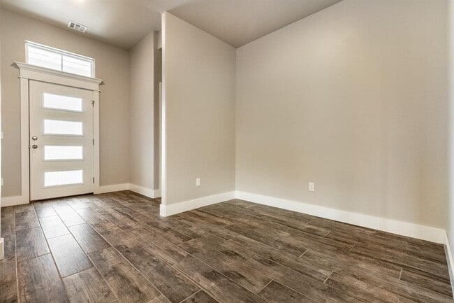 Photo - 2541 Fallview Dr