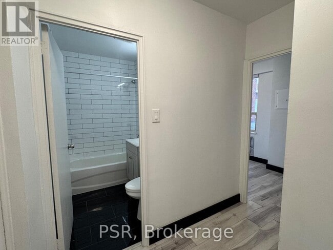 Photo - 600 Eglinton Ave W Unit 106