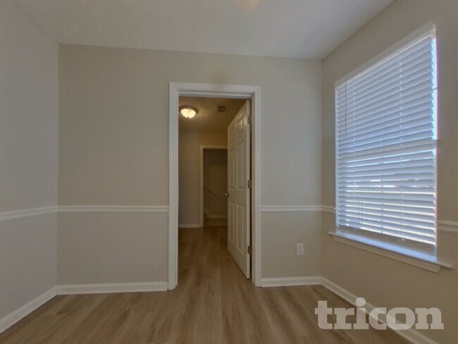 Photo - 100 Doves Nest